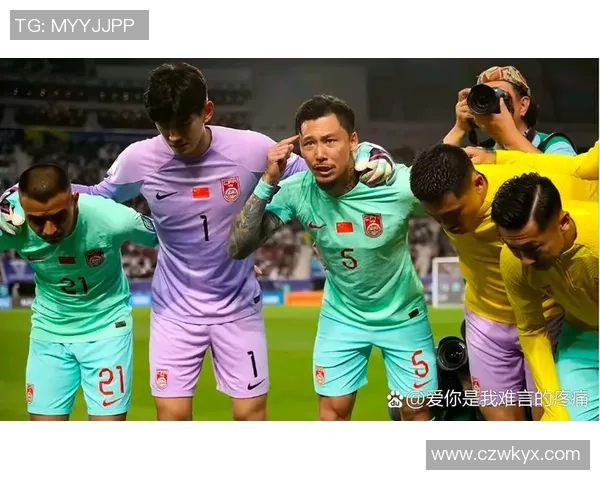 万劳雷八户对阵赞岐的精彩较量揭示了足球战术与团队协作的重要性 万劳雷八户对阵赞岐的精彩较量揭示了足球战术与团队协作的重要性